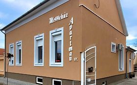 Megyehaz Apartman